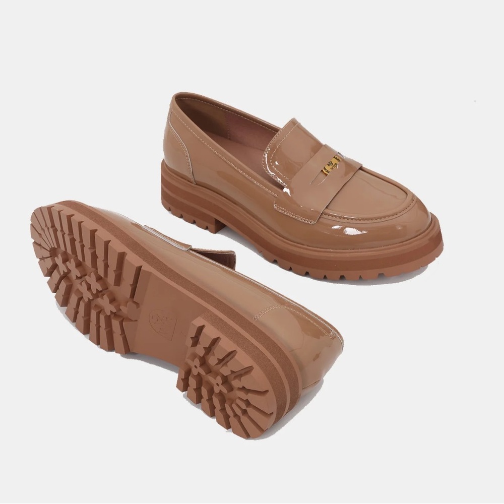 WYDR Studios Women's Tan Wide Fit Loafers